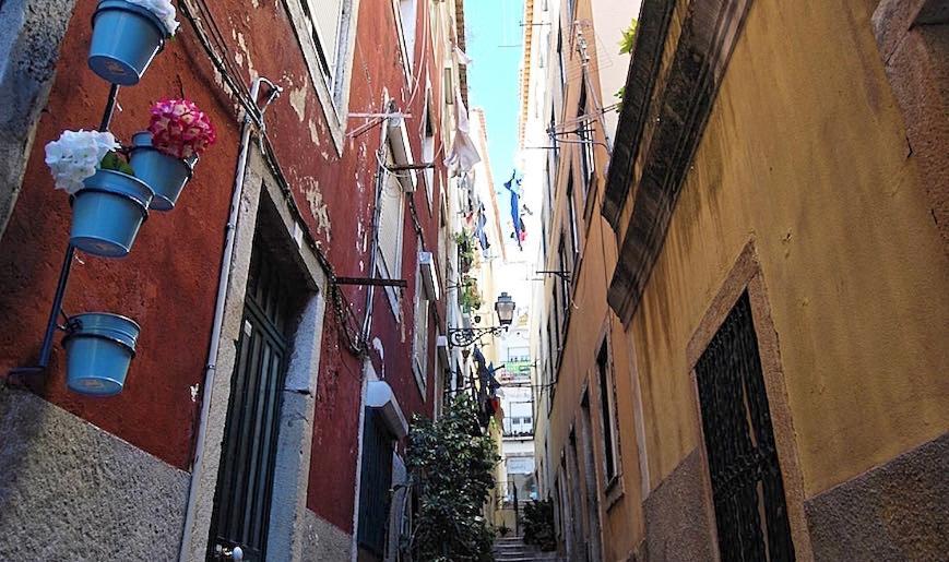 Ferienwohnung Alfama Typical Beco Dos Ramos Lisboa Exterior foto